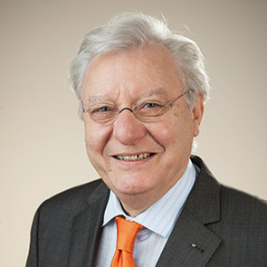  Wolfgang  Dubs